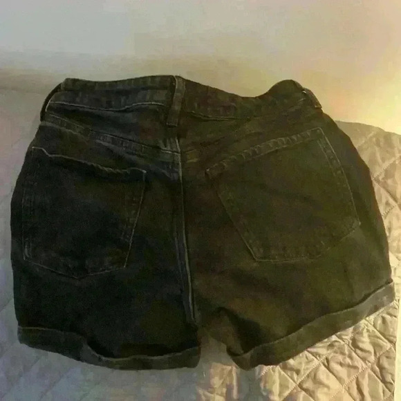 Old Navy Black Jean Shorts - Picture 2 of 3
